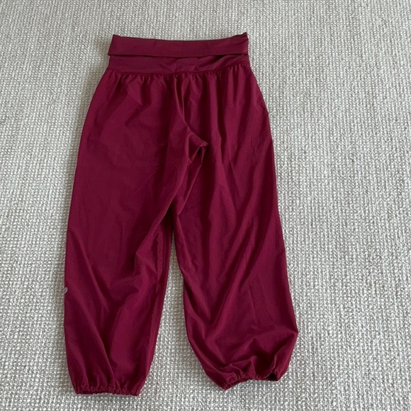 Lululemon pants joggers size 6. Burgundy. - Picture 3 of 5